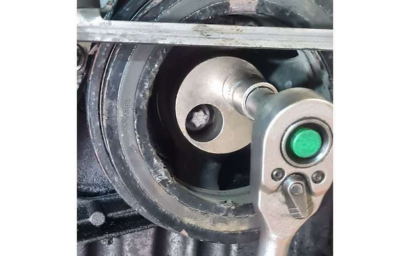 Zusatzbild 6 Einstellwerkzeug Steuerkette Mercedes OM 651